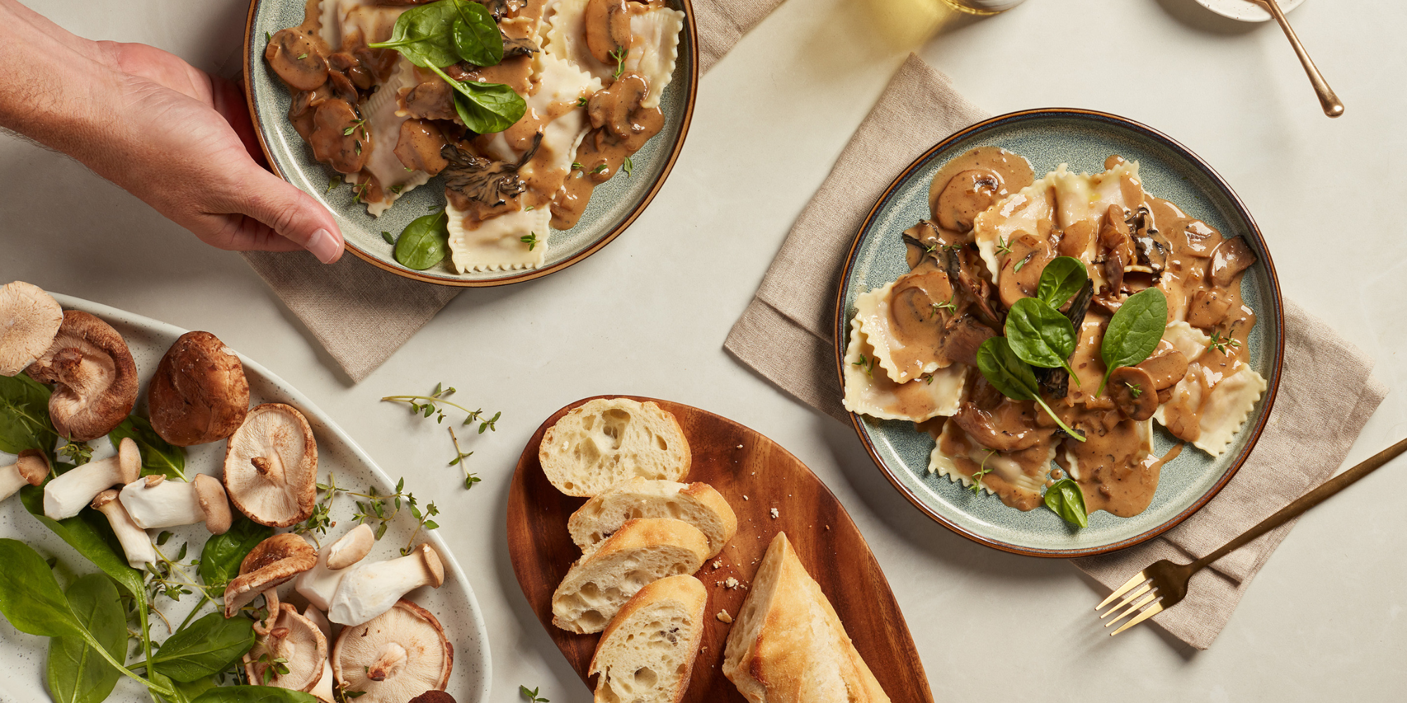 Avril dévoile son cahier d’inspiration des Fêtes 2025